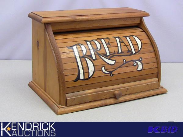 lot 3 image: Mint Condition Vintage Wood Bread Box