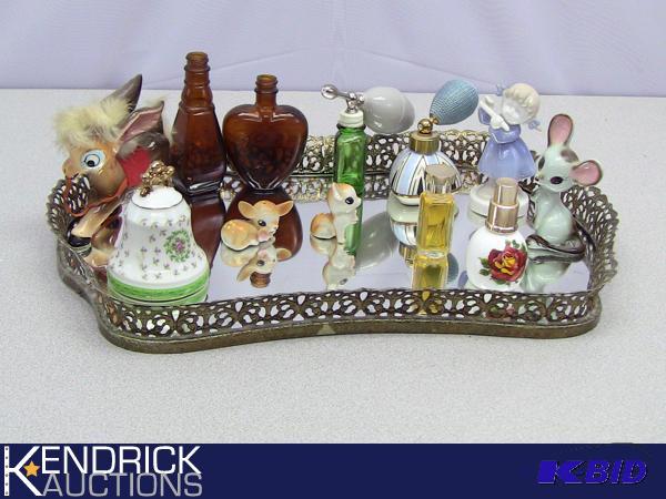 lot 49 image: Lot of Miscellaneous Collectibles