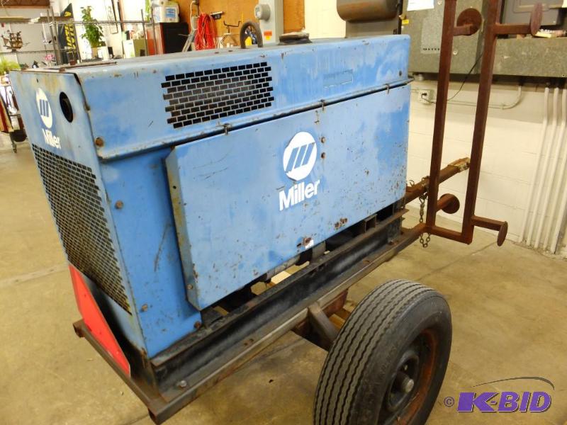 lot 1 image: WelderGenerator