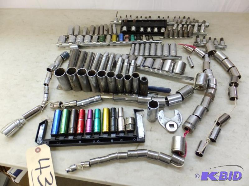 lot 43 image: Socket to me - 3