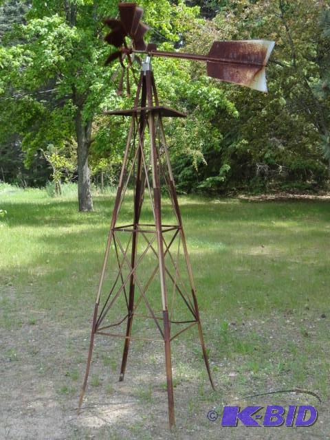 Rusty yard windmill 8...