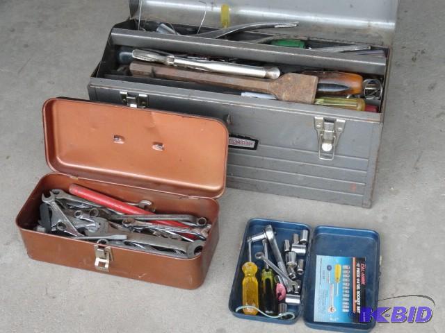 Craftsman tool chest full of tools ...