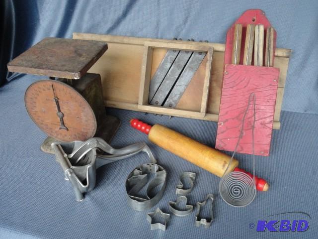 Early kitchen items juicer, cookie...