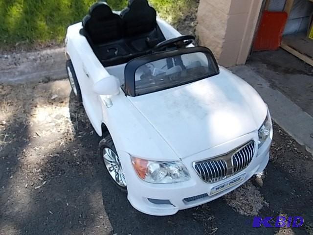 BMW Ride-On Car With Battery &amp ...