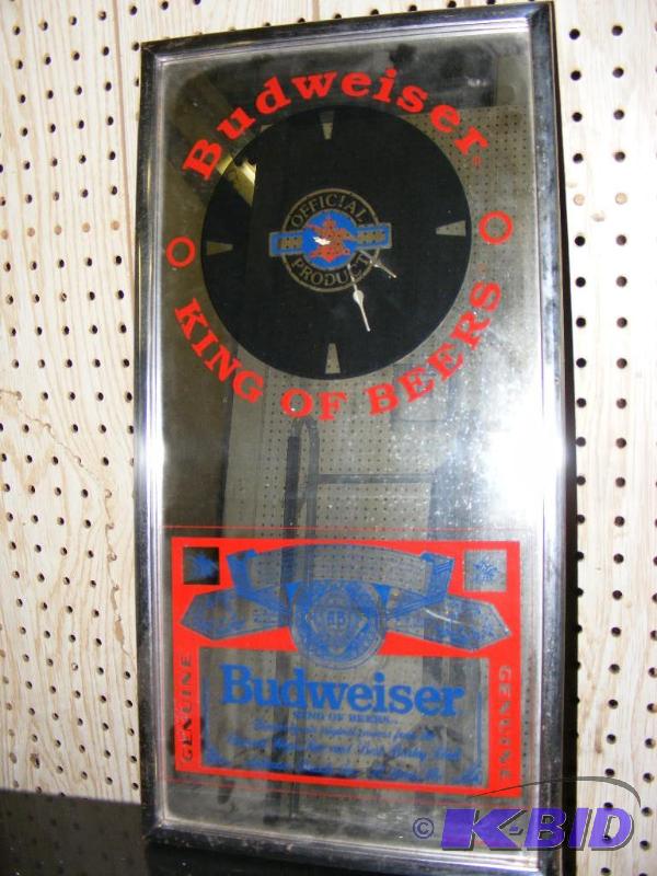 lot 186 image: Budweiser King of Beers Mirrored Cl...