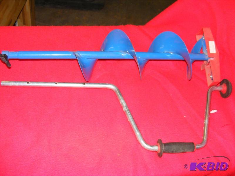lot 189 image: Strike Master Ice Auger with Adjust...