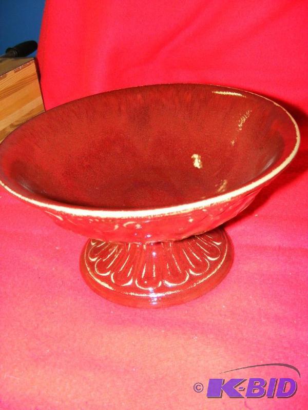 lot 202 image: Decorative pedestal bowl...