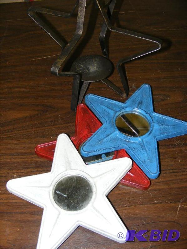 lot 214 image: Decorative metal Star candle holder...