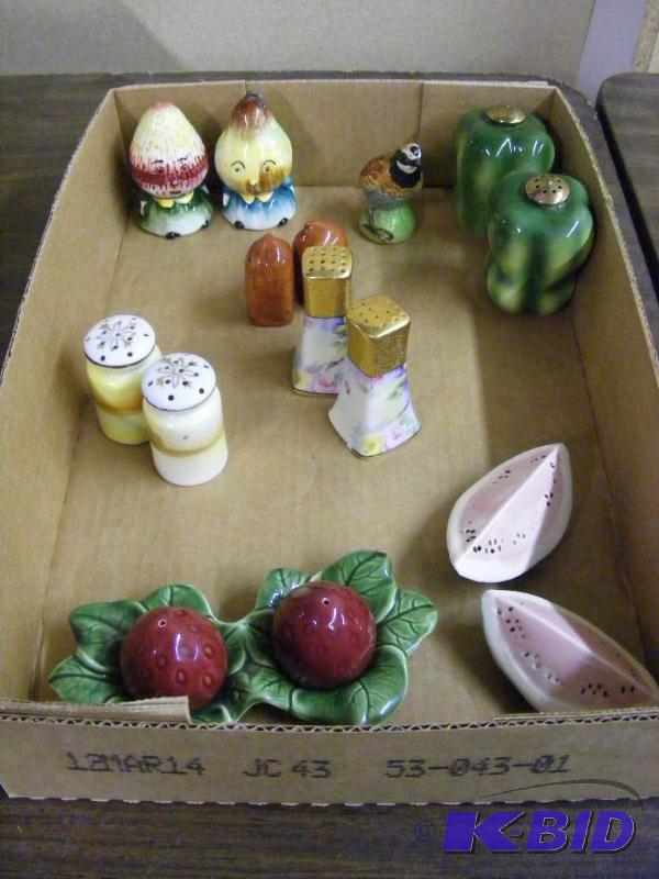lot 231 image: Lot of Salt and Pepper Shakers, 6 s...