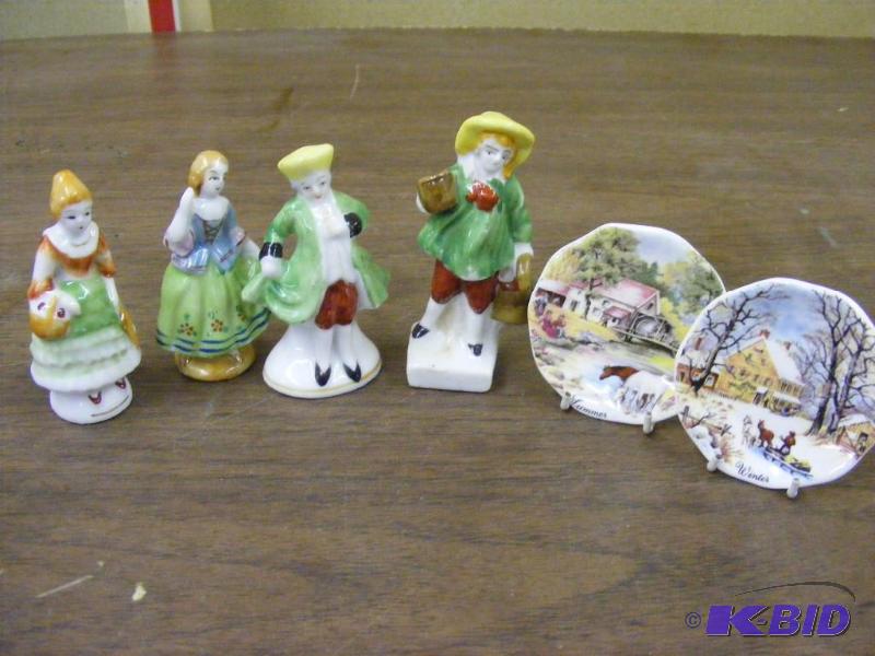 lot 264 image: Miniature Figurines and two mini pl...