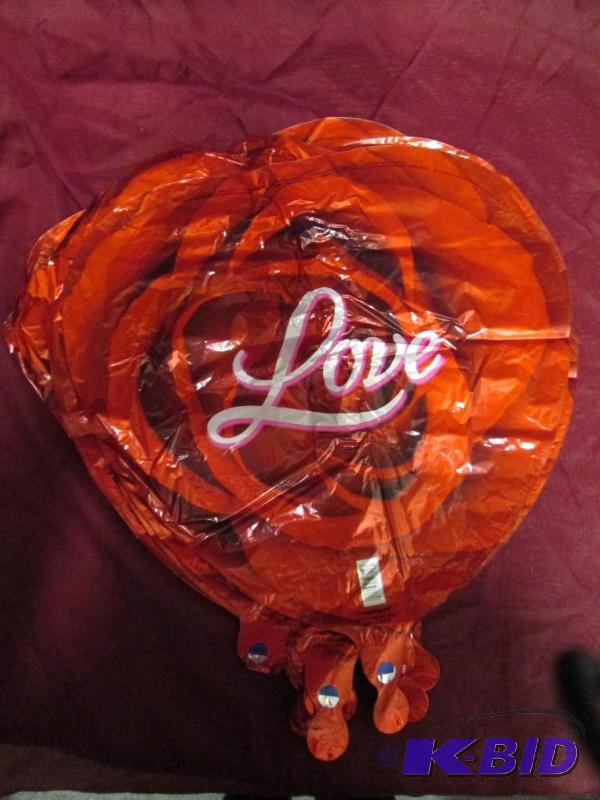 lot 130 image: Lot of 20 mylar balloons. Love...