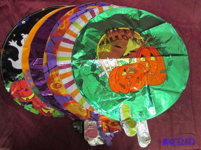 lot 132 image: Lot of approximately 60 mylar ballo...
