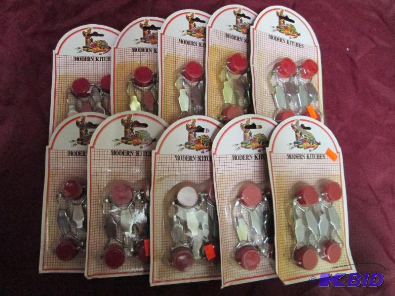 lot 151 image: Lot of 10 packages of reusable bott...