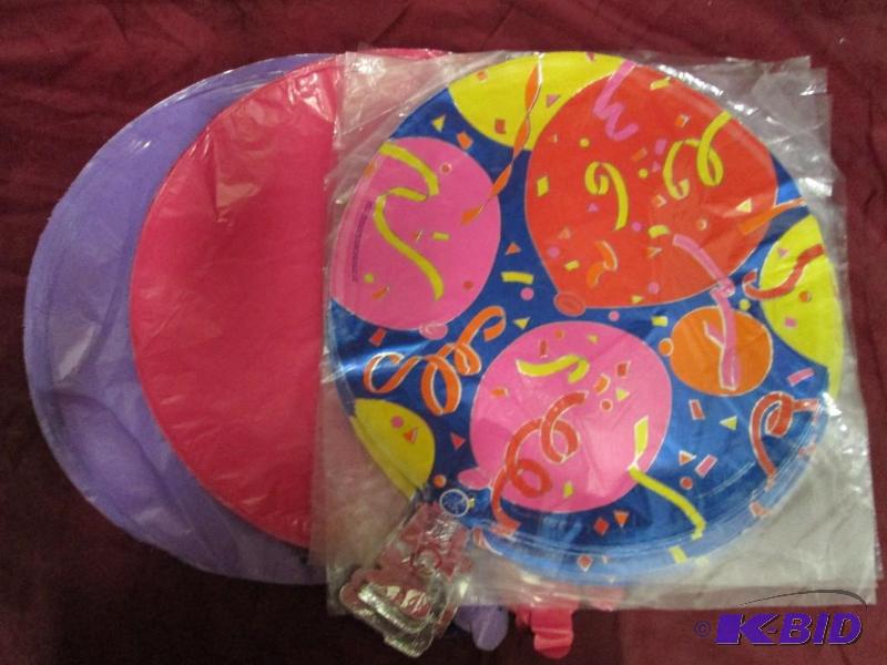lot 199 image: Lot of 90 mylar balloons. Lavendar,...