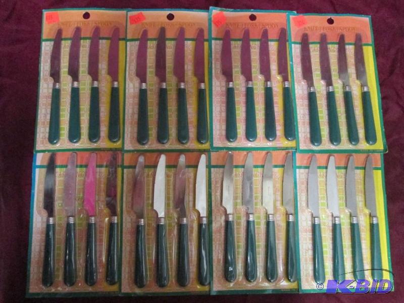 lot 208 image: Lot of 8 packages of tables knives ...