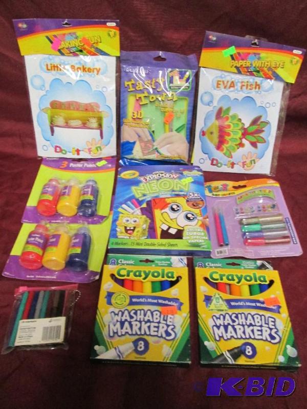 lot 274 image: Lot of assorted craft kits, markers...