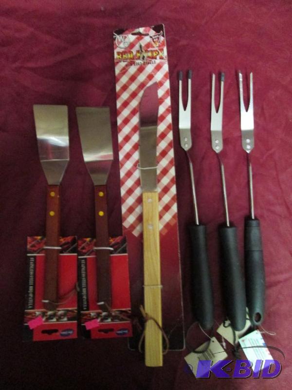 lot 280 image: Lot of new barbeque utensils....