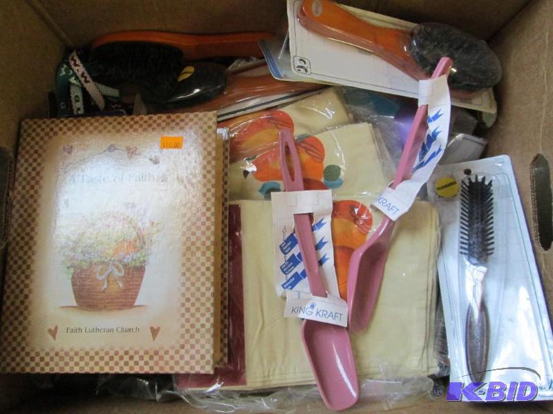 lot 36 image: Small lot of miscellaneous items fo...