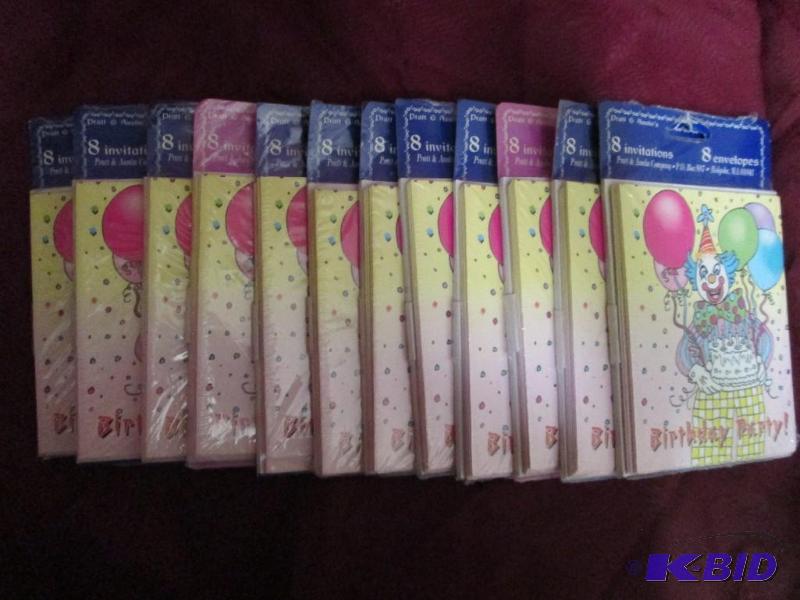 lot 368 image: Lot of 12 packages of birthday part...