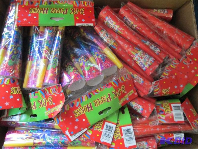 lot 44 image: Lot of approximately 30 party horns...