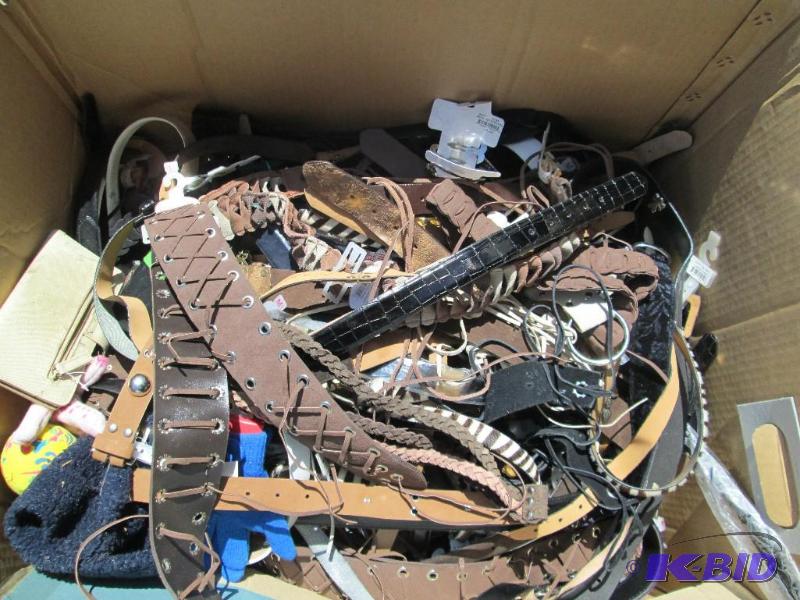 lot 6 image: Large lot of approximately 200 ladi...