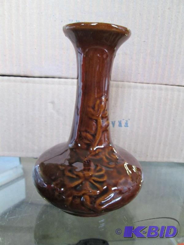 lot 63 image: Lot of 3 cases of small brown bud v...