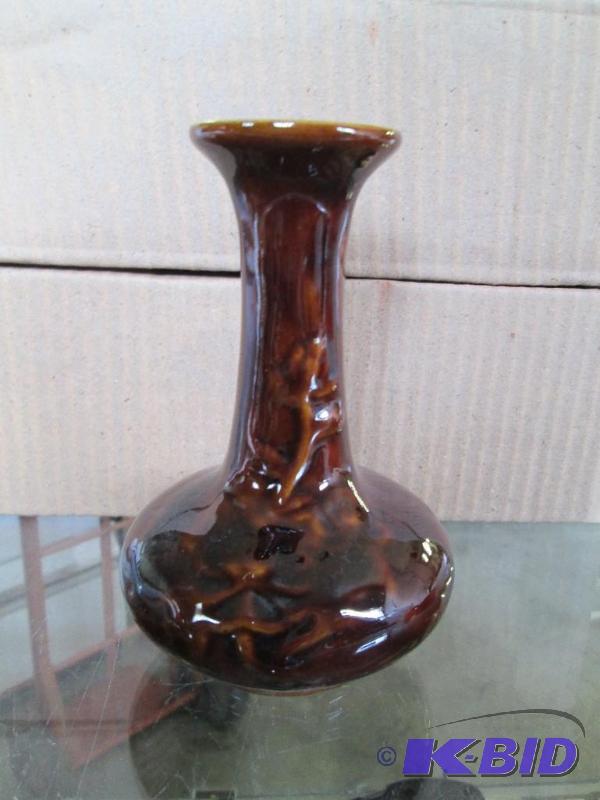 lot 65 image: Lot of 2 cases of small brown bud v...