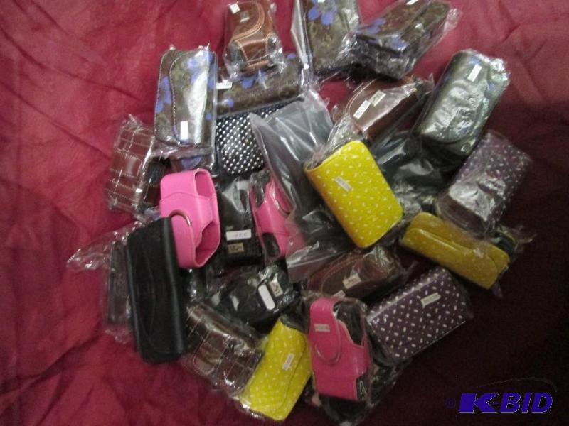 lot 89 image: Lot of approximately 30 cell phone ...