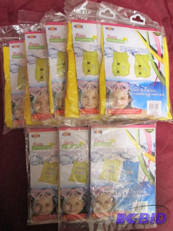 lot 96 image: Mixed lot of pool items. 5 inflatab...