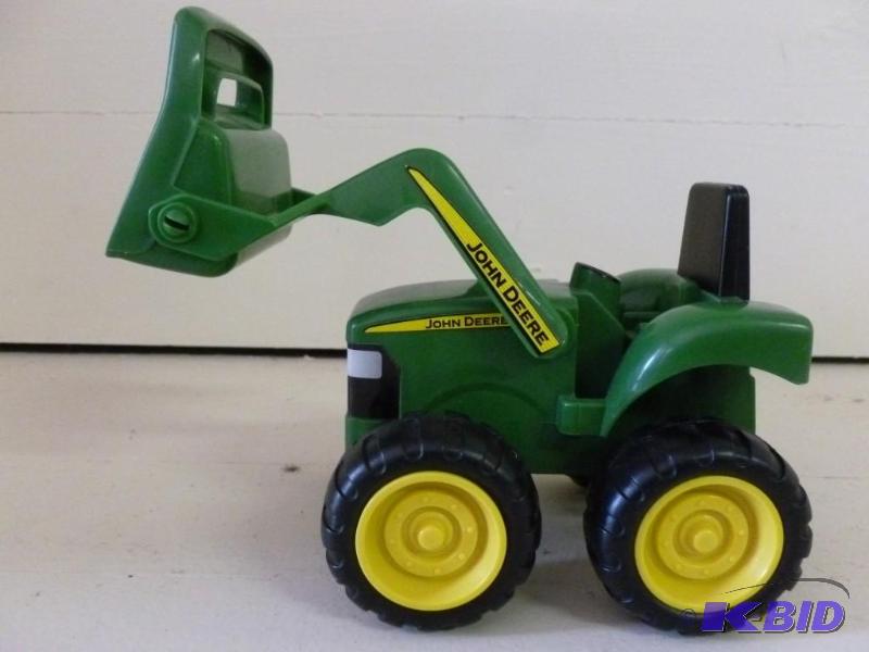 Ertl - John Deere heavy gage plasti...