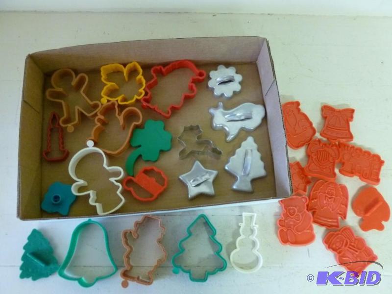 Large lot of cookie cutters, includ...