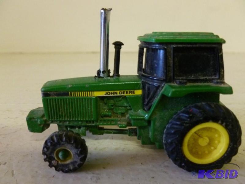 Ertl - John Deere die cast metal tr...