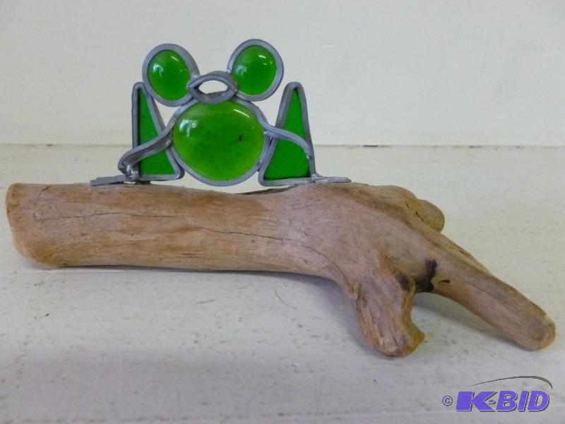 Beautiful leaded glass frog on drif...
