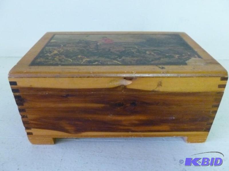 Vintage cedar wood dove tailed flip...