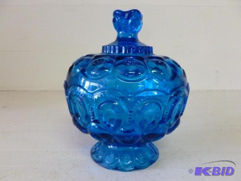 Beautiful vintage blue cut glass ca...