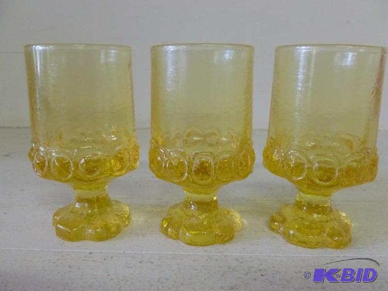 Lot of three vintage beaded edge wi...
