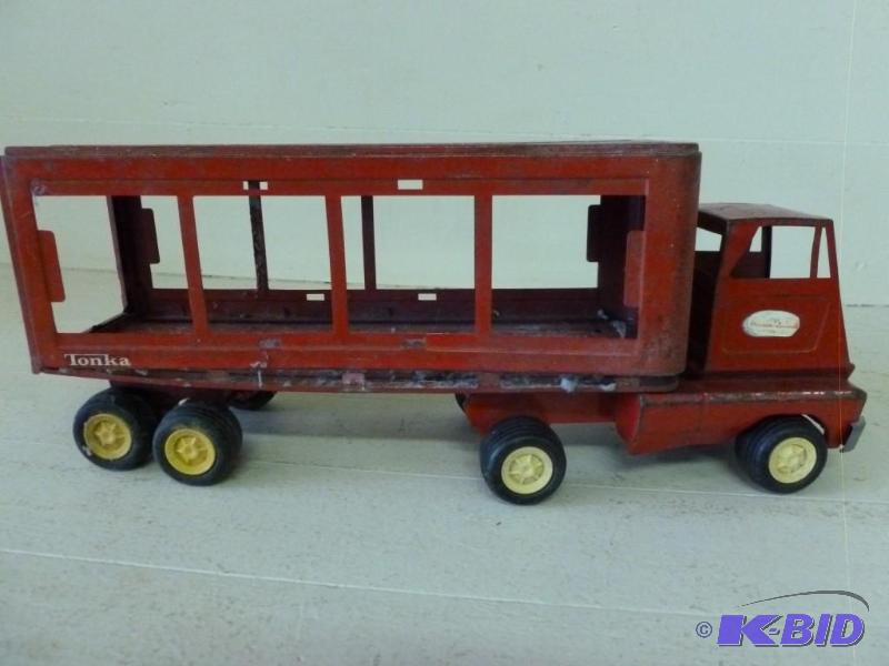 Vintage Tonka metal truck and trail...