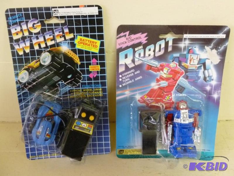 This lot consists of a mini robot a...