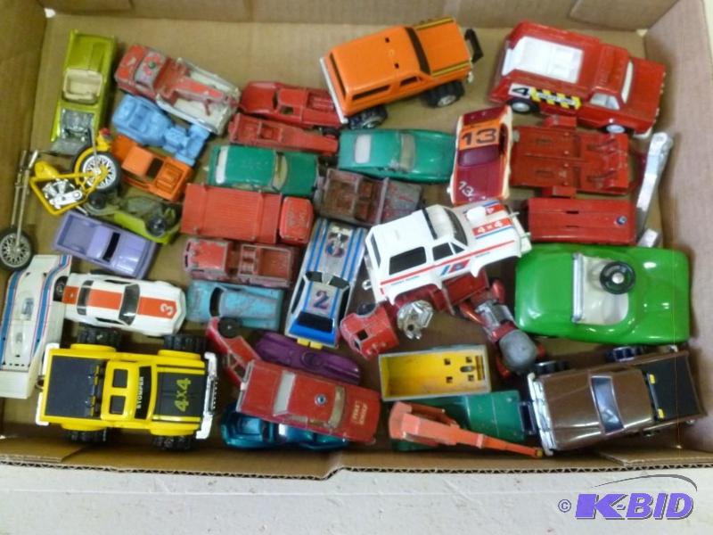 Large lot of collectible die cast c...