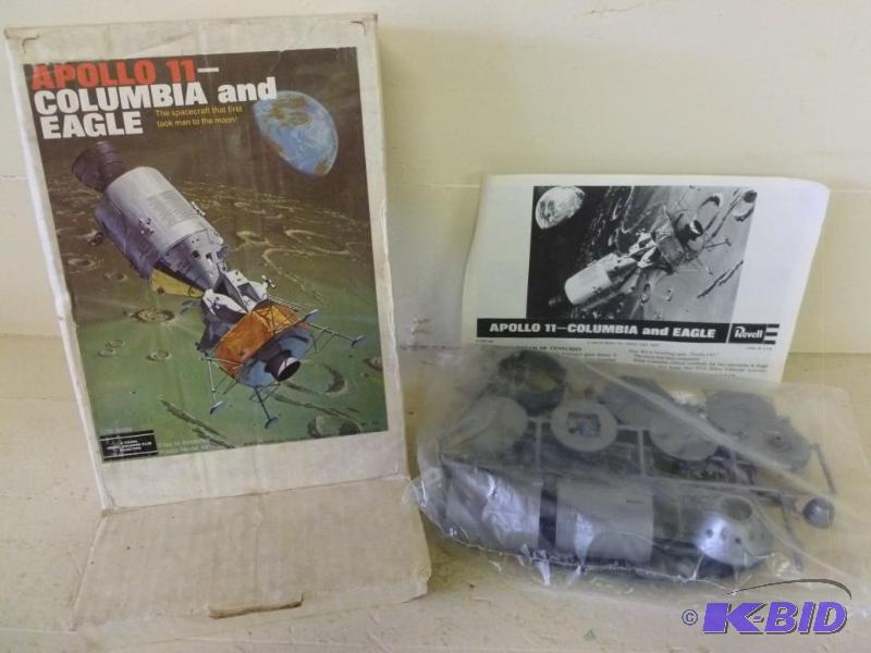 Vintage 1973 Revell Apollo 11 - Col...