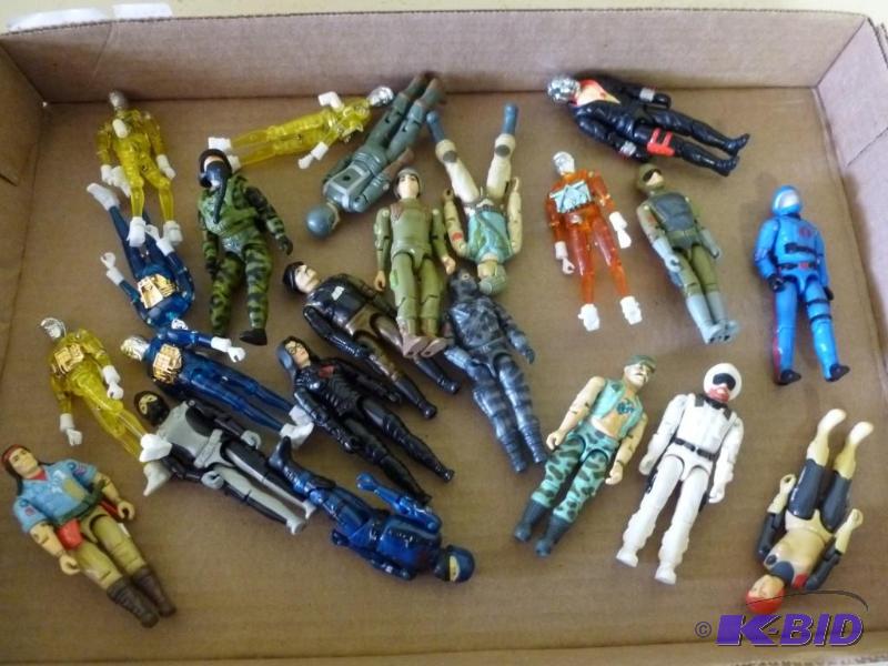 Large lot of 1980s army related an...