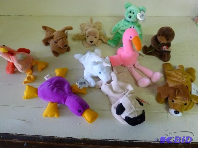 Large Lot Of Ten Collectible Ty Bea...