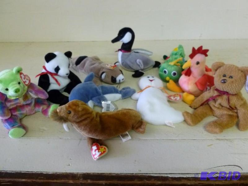 Large Lot Of Ten Collectible Ty Bea...