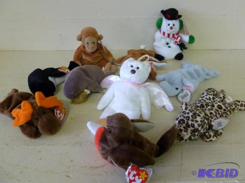 Large Lot Of Ten Collectible Ty Bea...