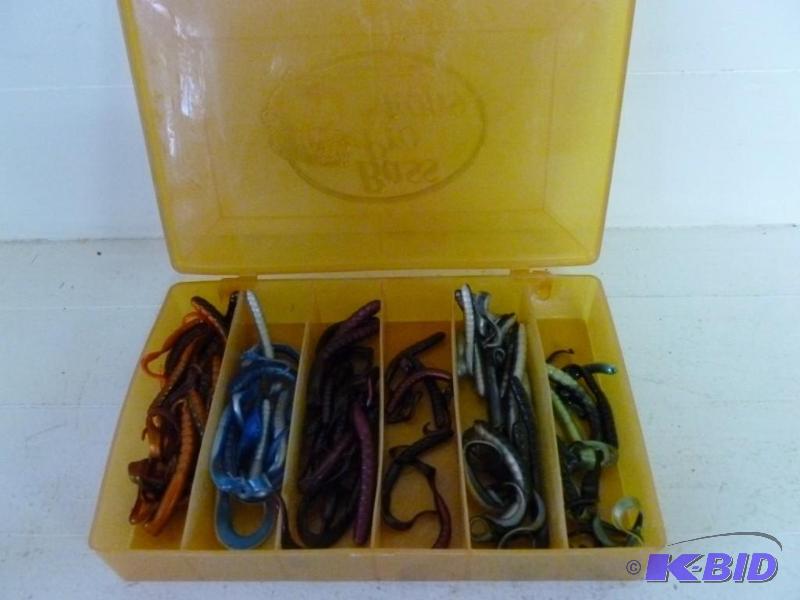 Bass Pro Shops plastic bait box loa...