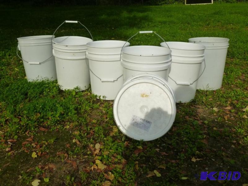 Lot of six 5 gallon plastic pails w...