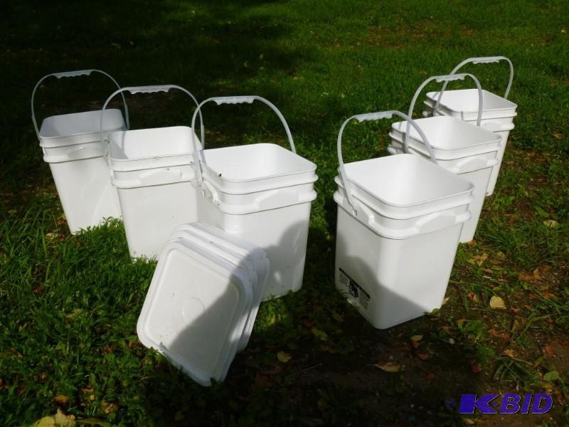 Lot of six 3 gallon plastic square ...