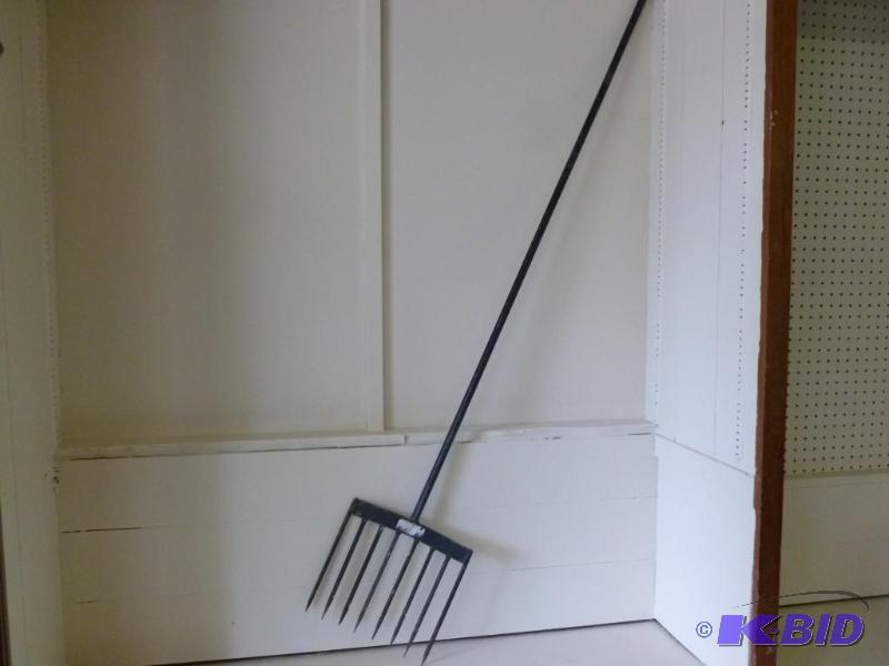 Heavy duty eight tine dark house fi...