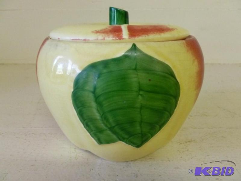 Vintage Hull porcelain apple grease...