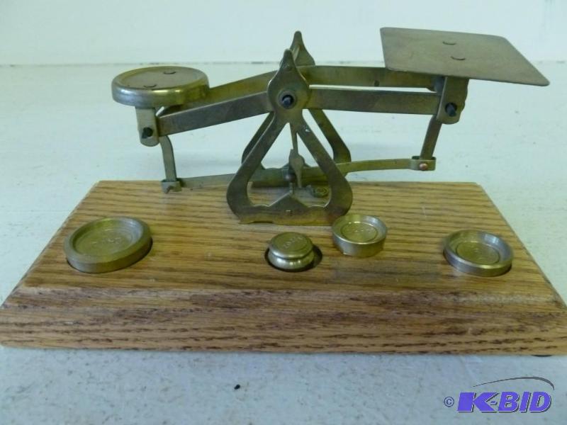 Vintage brass mail scale, comes wit...